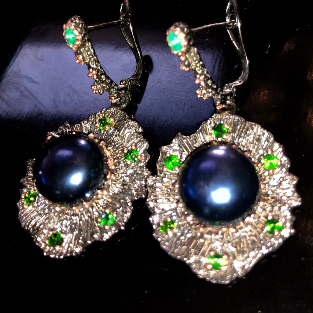 Beautiful Natural Black Tahitian Pearl Earrings